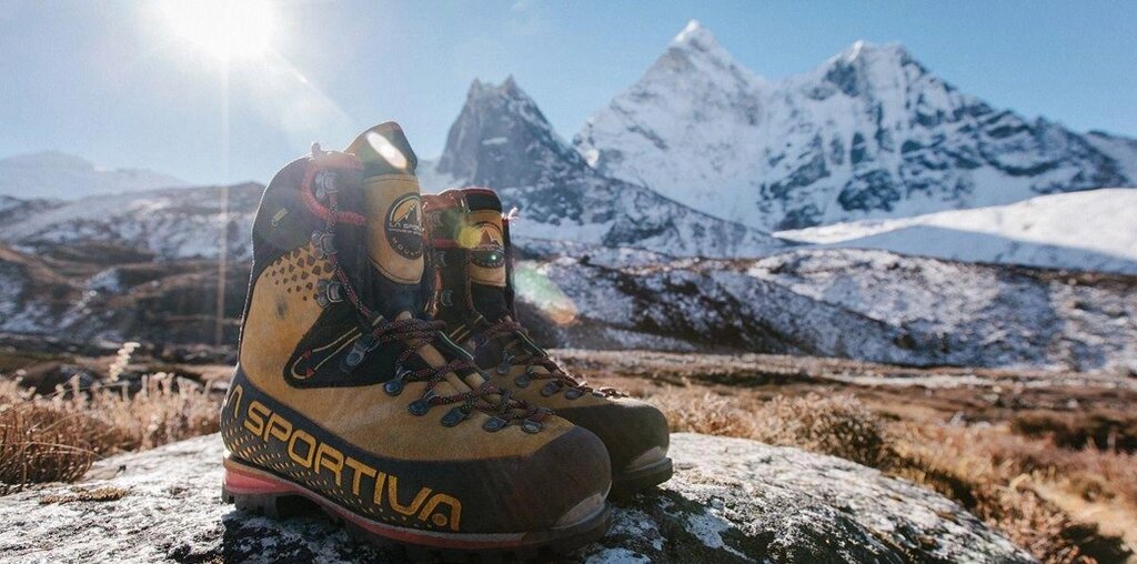 Кросівки черевики Lowa берці Merrell спецвзуття Uvex Haix від компанії Premium - фото 1