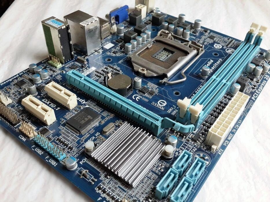 Материнська плата GIGABYTE Socket LGA1155 від компанії Premium - фото 1