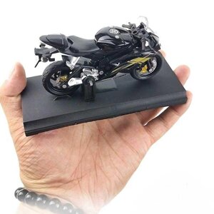 Модель спортивного мотоцикла Yamaha — чорна — масштаб 1:18