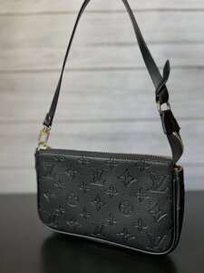 Маленька чорна сумочка Louis Vuitton