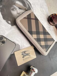 Стильний Жіночий Шкіряний Гаманець Клатч BURBERRY. 799 грн