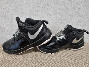 Кросівки Nike Hustle, р. 35,5, устілка 22.5 см. / За фактом 23 см. / Оригінал!