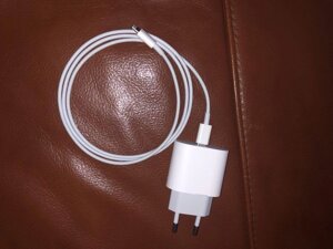 Kit iphone 18 Watt Зарядка оригінальний кабель OEM 20W та блок {1}}