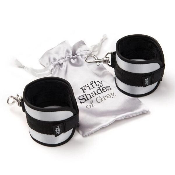 М'які наручники "Вся його" від компанії Інтернет магазин Персик - фото 1