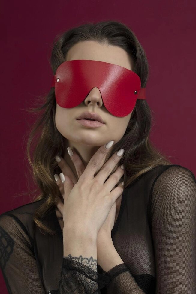 Маска закрита Feral Fillings - Blindfold Mask червона від компанії Інтернет магазин Персик - фото 1