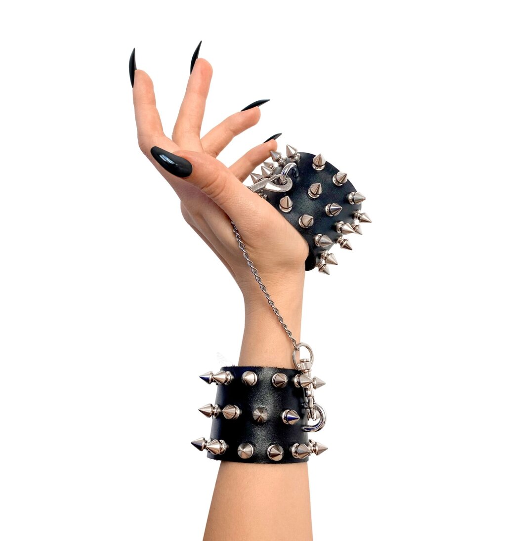 Наручники з шипами мистецтва сексу - шкіряні наручники з трояндами, справжня шкіра від компанії Інтернет магазин Персик - фото 1