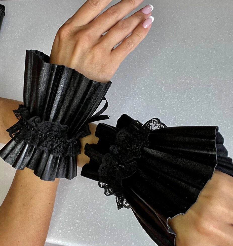 Плісировані манжети-наручники зі шкірозамінника від компанії Інтернет магазин Персик - фото 1