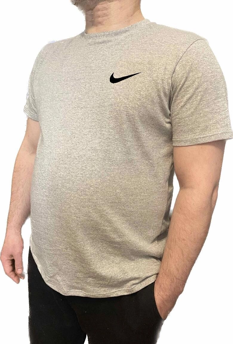 Чолович Сіра футболка великого розиру з лого 6XL від компанії Чоловічий одяг великих розмірів - фото 1