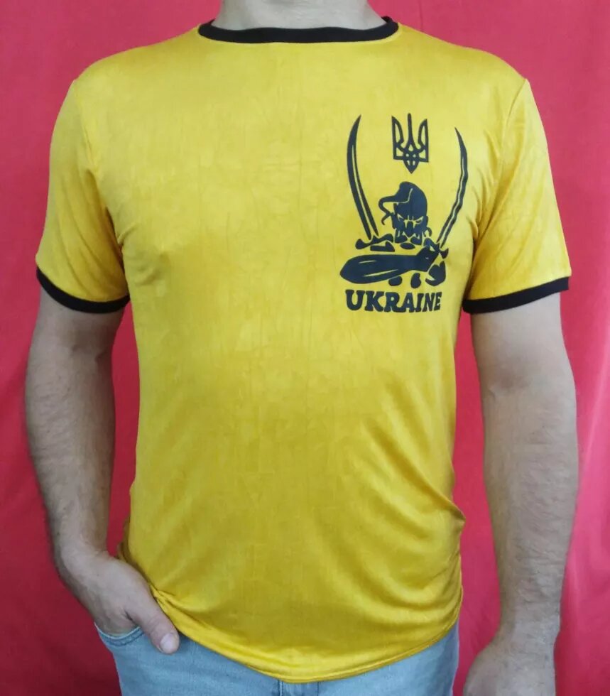 Желтая футболка  большого размера  казак с саблями ##от компании## Одежда больших размеров Sweik - ##фото## 1
