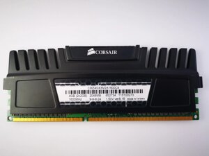 Оперативна пам'ять corsair vengeance DDR3 2gb 1600mhz PC3-12800 (CMZ4gx3M2a1600C9) б/в