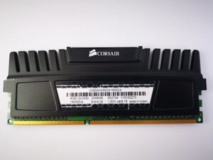 Оперативна пам'ять Corsair Vengeance DDR3 2Gb 1600MHz PC3-12800 (CMZ4GX3M2A1600C9) Refurbished"