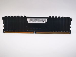 Оперативна пам'ять Corsair Vengeance LPX DDR4 4Gb PC4-2666 (CMK8GX4M2A2666C16) Refurbished"