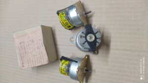 Електродвигуни синхронні багатополюсні однофазні ДСОР-32-15-2 з редуктором