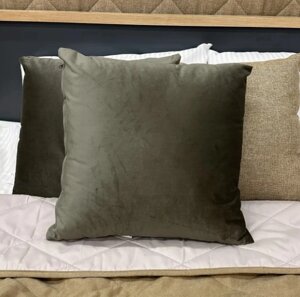 Декоративна подушка (45х45х15 см) Decorator Velour. Колір болотний