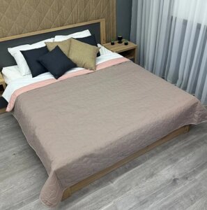 Покривало на ліжко двостороннє куб (180х215см) Decorator Microfiber. Колір какао з рожевим