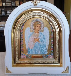 Ікона Ангел Хранитель у білій арковому кіоті з декоративними куточками, розмір кіота 28*25, сюжет 15*18