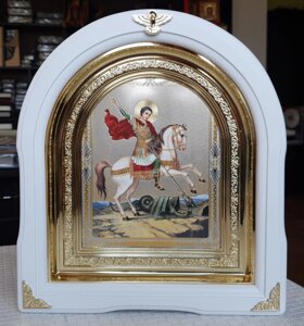 Ікона Георгія Побідоносця у білому арковому кіоті з декоративними куточками, розмір 28*25, подарункова коробка