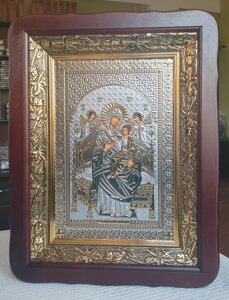 Ікона Всецариця Божа Матір у темному дерев'яному фігурному кіоті під склом, розмір кіот 32*42, сюжет 20*30