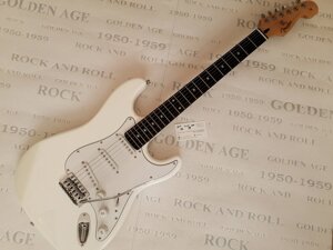 Електрогітара Fender Stratocaster Standard White Rosewood China