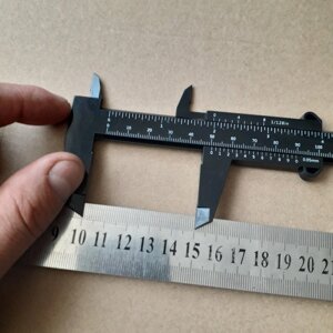 Штангенциркуль вимірювальна лінійка пластик 150 мм