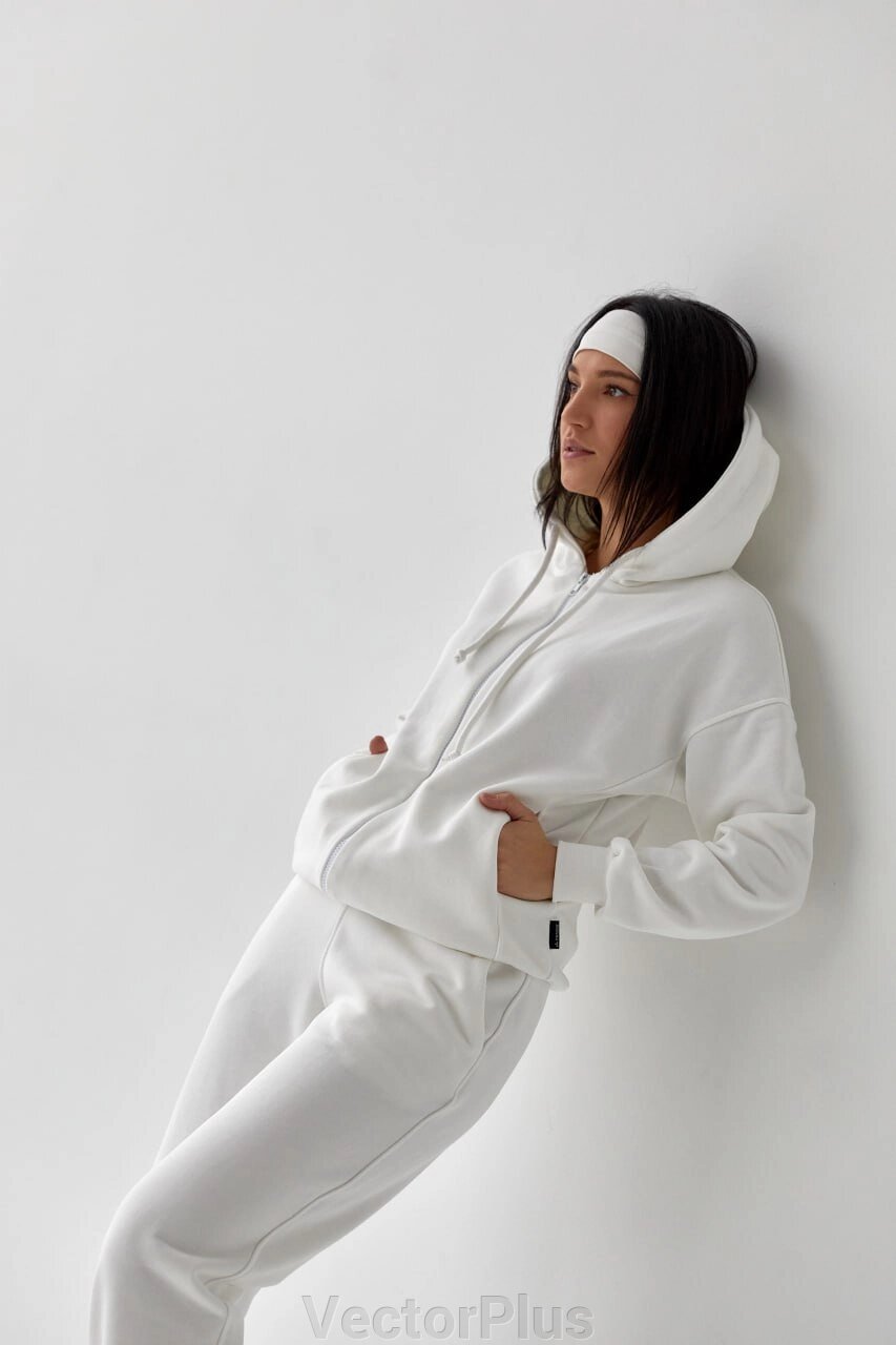 Колір жіночого костюма Білий с. L 408320 від компанії VectorPlus - фото 1