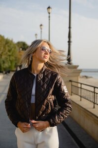 Жіноча куртка колір коричневий нар. 42/44 408646