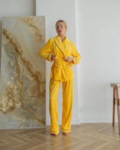 Жіноча піжама велюр Eva на запах жовтого кольору нар. L 443804