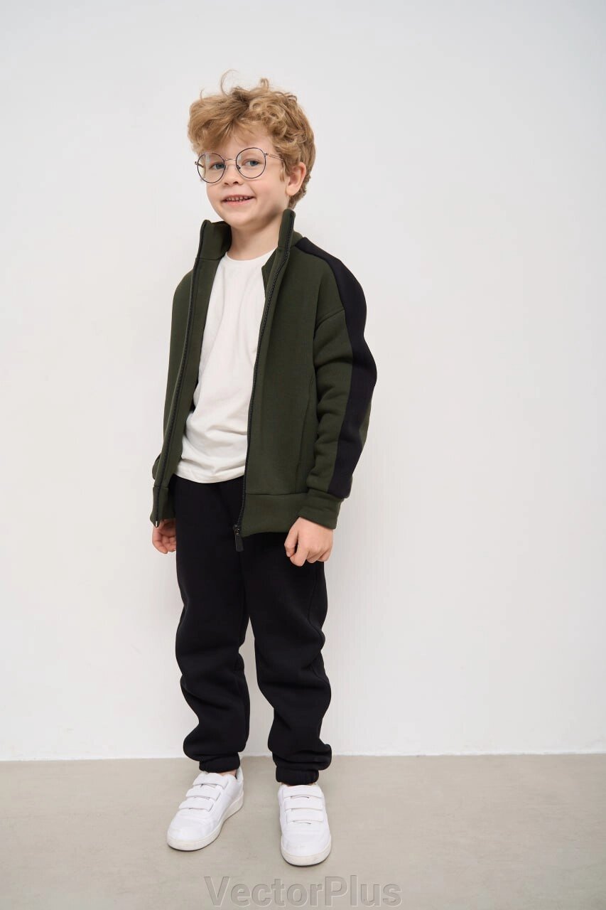 Теплий костюм для хлопчика колір хакі нар. 110 447456 від компанії VectorPlus - фото 1