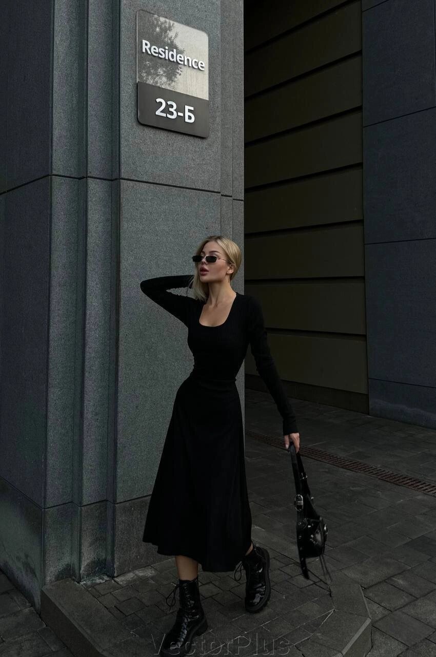 Жіноча базова трикотажна сукня колір чорний нар. 42/46 446397 від компанії VectorPlus - фото 1