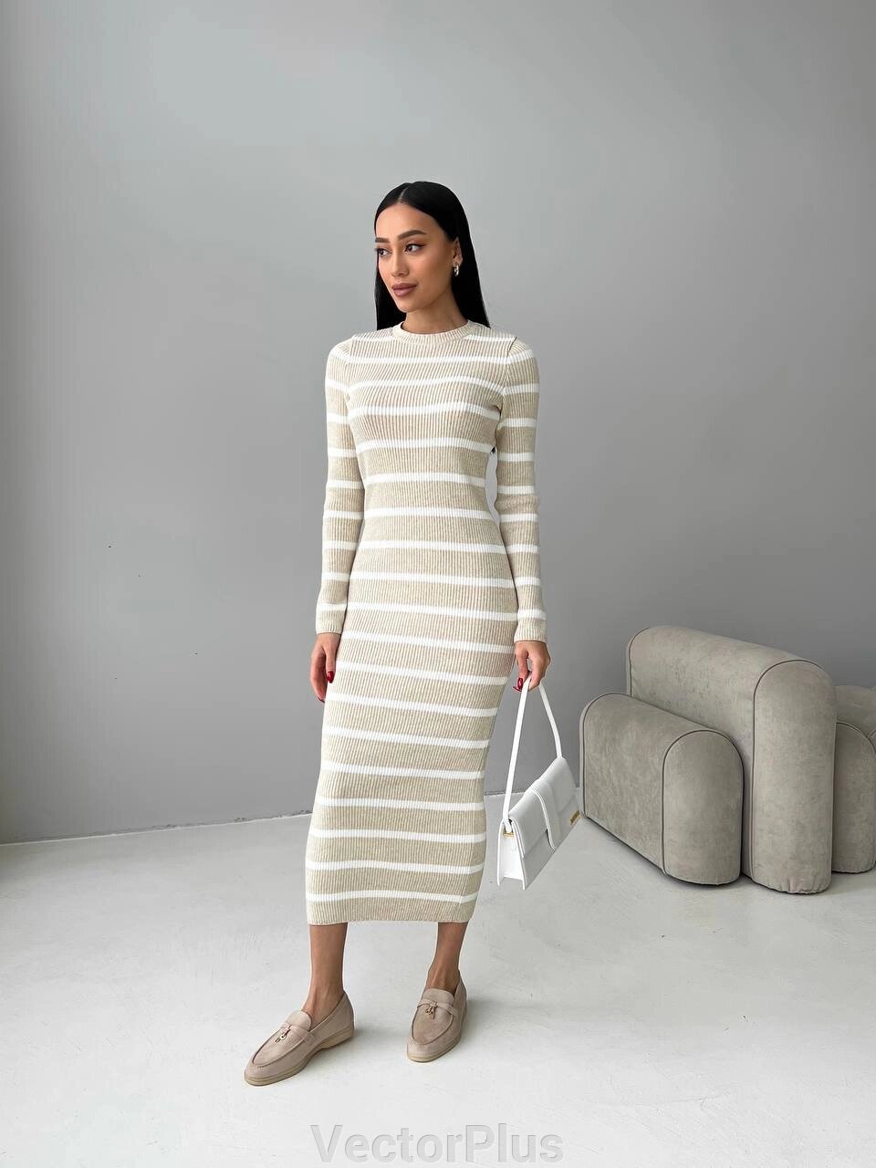 Жіноча сукня міді у смужку колір світлий беж-білий р. 42/46 449396 від компанії VectorPlus - фото 1