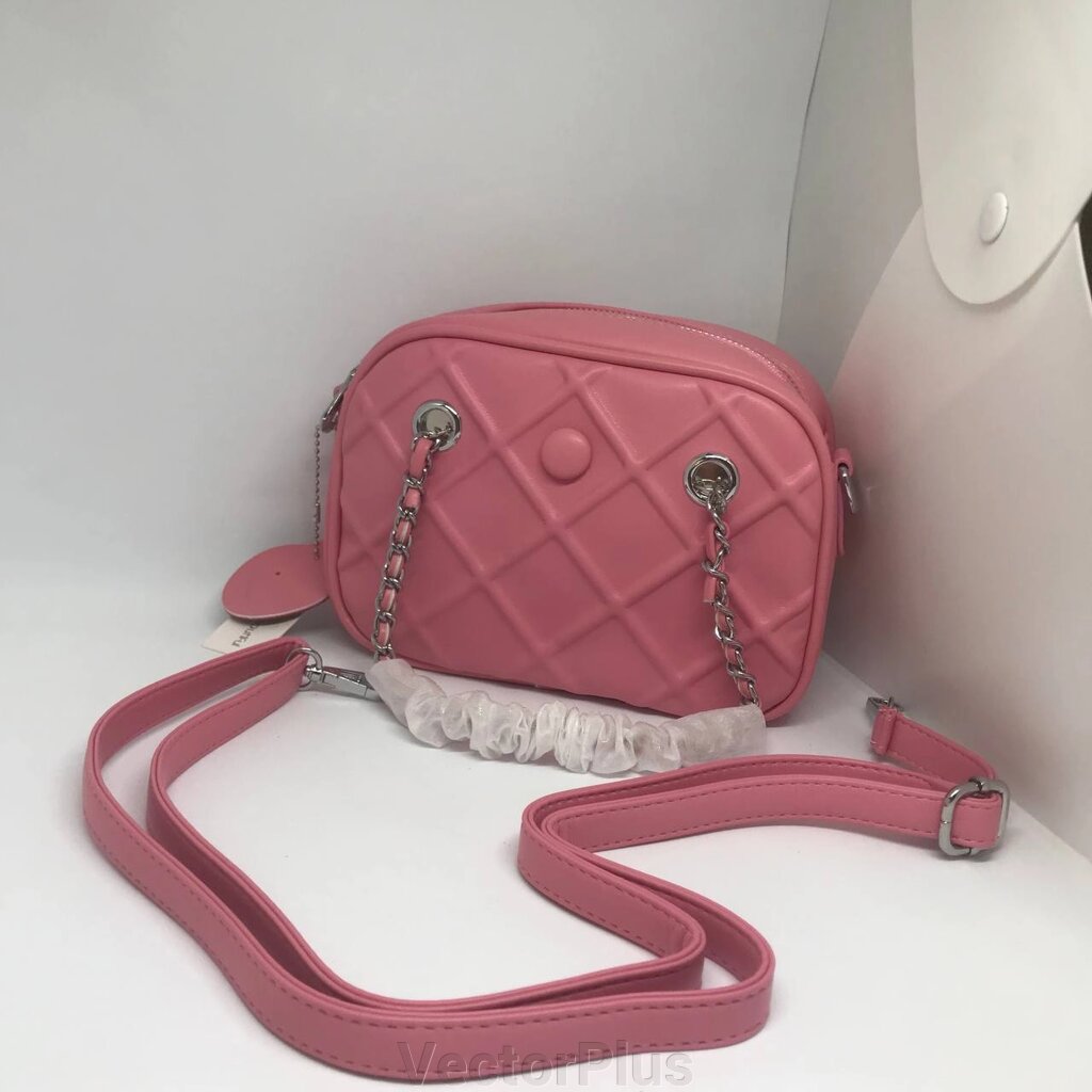 Жіноча сумочка з ремінцем колір насичений рожевий 435391 від компанії VectorPlus - фото 1