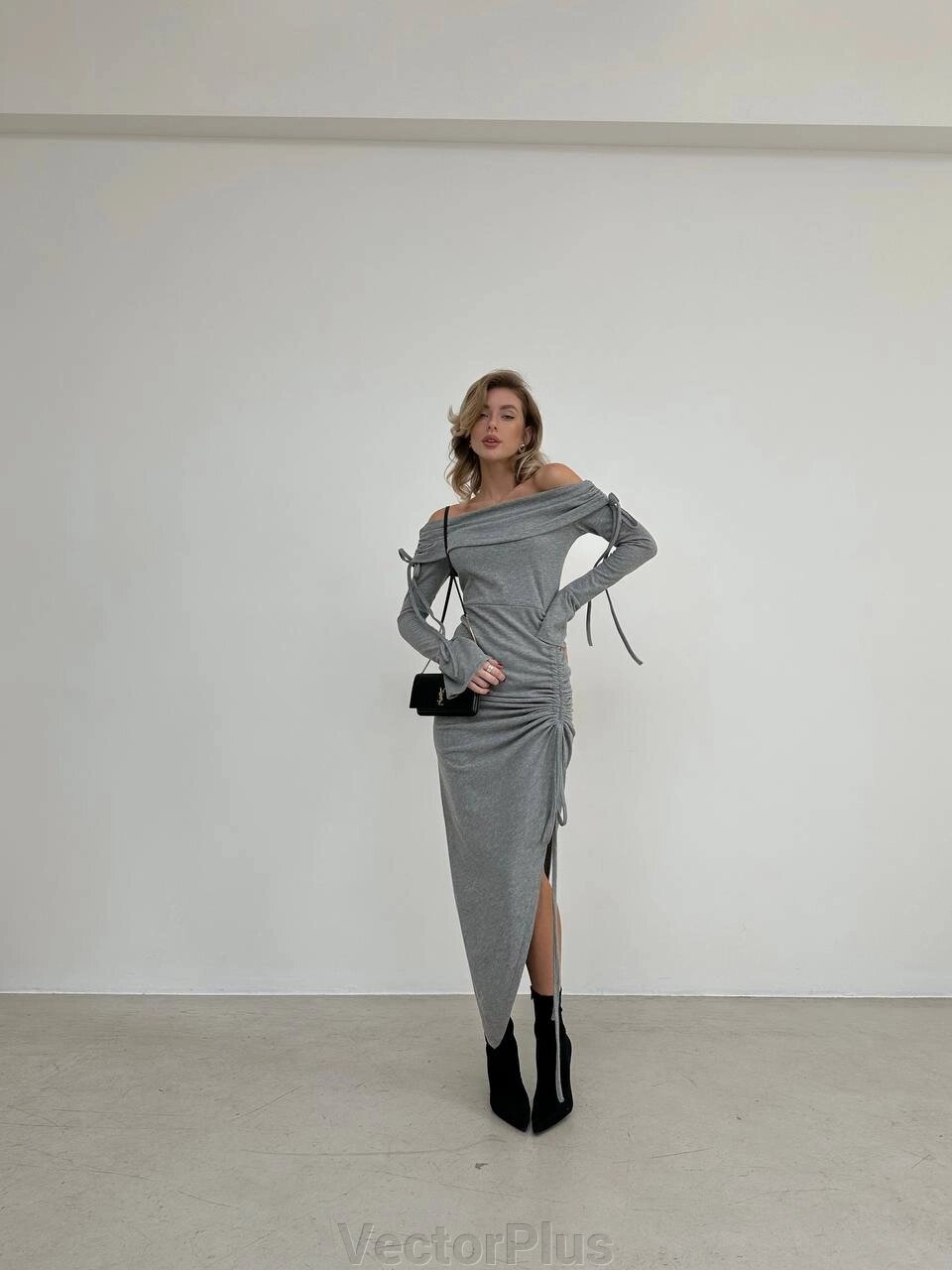Жіноче плаття міді в рубчик колір сірий р. 42/44 448758 від компанії VectorPlus - фото 1