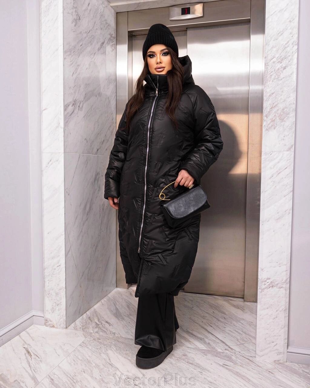 Жіноче стьобане тепле пальто колір чорний р. 50/52 448455 від компанії VectorPlus - фото 1