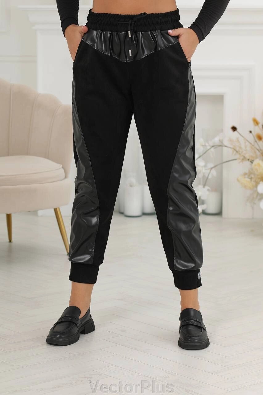 Жіночі штани-джогери чорного кольору р. 50/52 442703 від компанії VectorPlus - фото 1