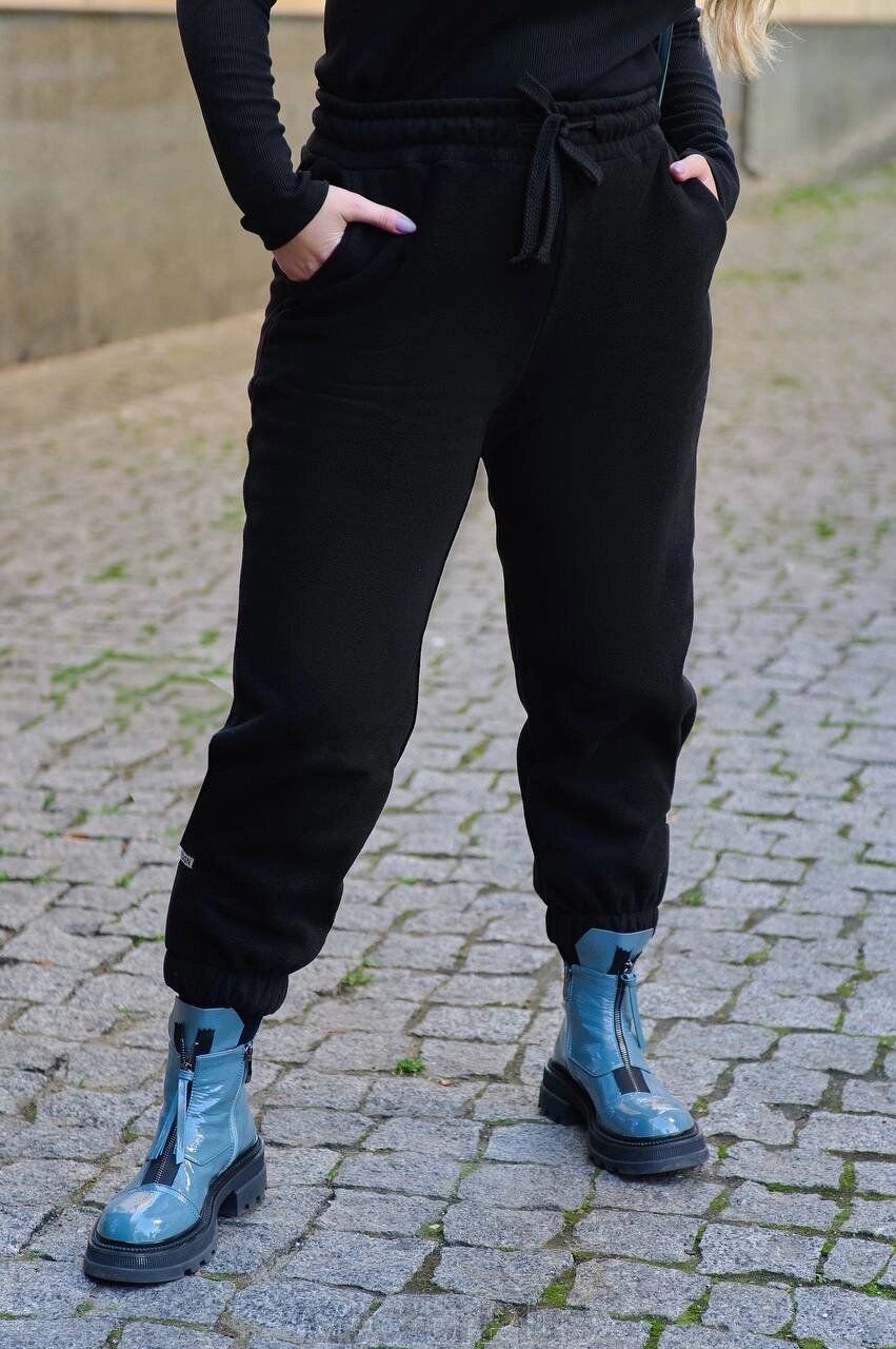 Жіночі штани-джогери на флісі чорного кольору 383992 від компанії VectorPlus - фото 1
