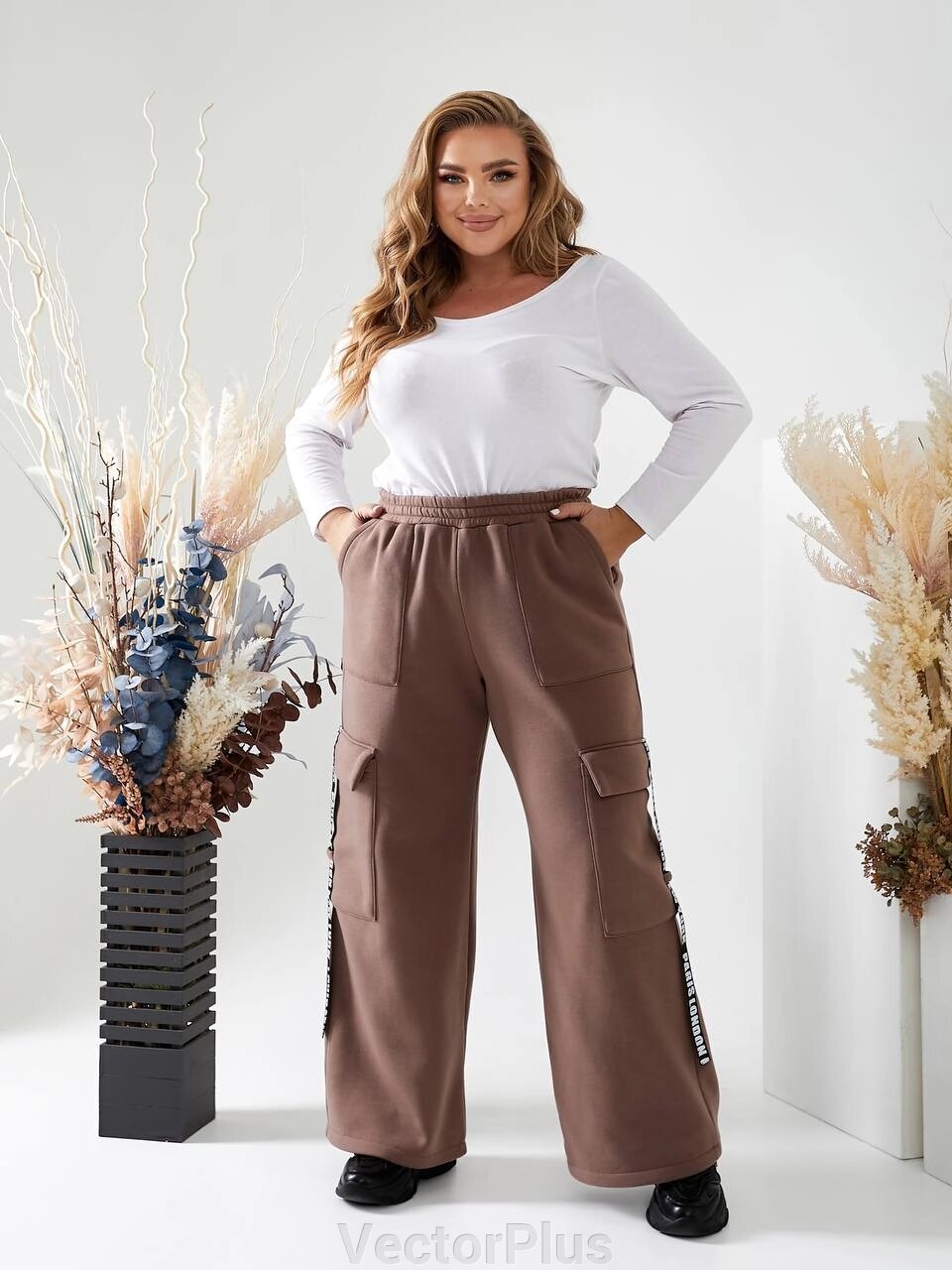 Жіночі штани карго колір мокко нар. 50/52 441316 від компанії VectorPlus - фото 1