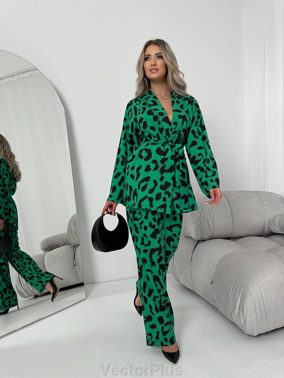 Жіночий костюм двійка колір зелений нар. 42/44 453528 від компанії VectorPlus - фото 1