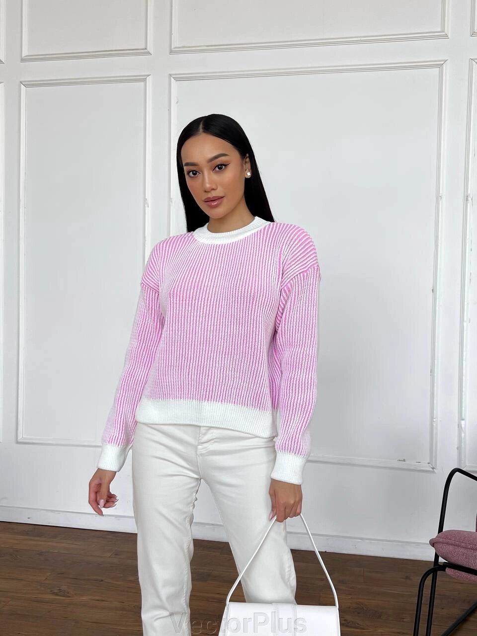 Жіночий светр колір білий-рожевий нар. 42/46 446041 від компанії VectorPlus - фото 1