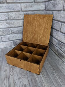 Дерев'яна коробка для подарунка 25*25*8см з комірками