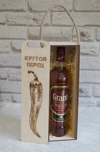 Дерев'яна подарункова упаковка для алкоголю з декоративним гравіюванням 30*10*10см