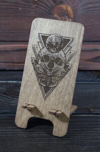 Дерев'яна підставка для смартфона, телефону з гравіруванням "Череп"