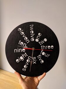 Дерев'яний інтер'єрний настінний годинник, колір чорний ф32см