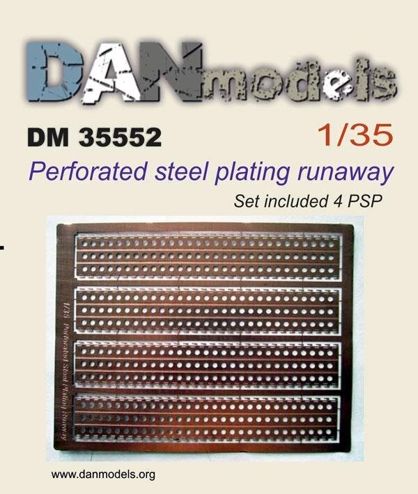 Аеродромні сталеві перфоровані плити (4 шт.). 1/35 DANMODELS DM 35552 від компанії Хоббінет - збірні моделі - фото 1