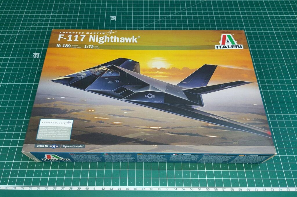 F-117A NIGHTHAWK. Збірна модель літака в масштабі 1/72. ITALERI 189 від компанії Хоббінет - збірні моделі - фото 1