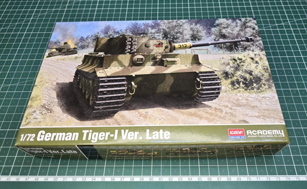 German Tiger I Version Late. Збірна модель танка у масштабі 1/72. ACADEMY 13431 від компанії Хоббінет - збірні моделі - фото 1