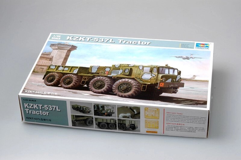 МАЗ / КЗКТ-537Л аеродромний тягач. Збірна модель в масштабі 1/35. TRUMPETER 01005 від компанії Хоббінет - збірні моделі - фото 1