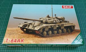 Т-64АК Радянський командирський танк. Збірна модель в масштабі 1/35. SKIF MK227