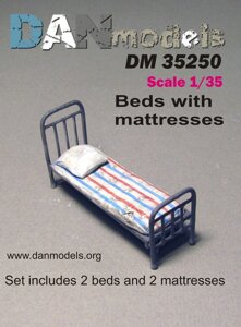 Збірна модель. Армійська ліжко з матраців і подушкою, 2шт. 1/35 DANMODELS DM35250