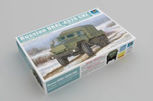 Військовий вантажний автомобіль Урал-4320 з бронекапсула. 1/35 TRUMPETER 01071