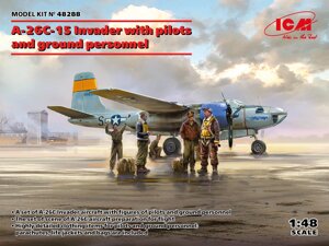 A-26C-15 Invader з пілотами та наземним персоналом. Збірна модель у масштабі 1/48. ICM 48288